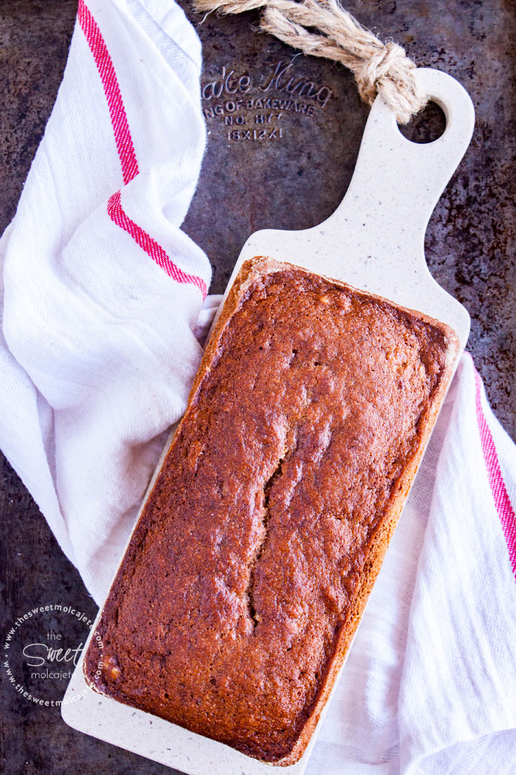 Pan de Plátano doradito recién salido del horno