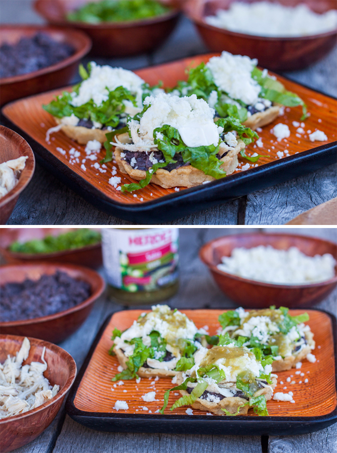 plato con sopes antes y después de ponerles salsa verde