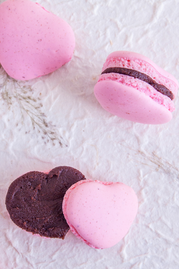 Este San Valentín, dile a las personas más importantes en tu vida cuánto las amas con estos preciosos Macarons de Corazón rellenos de Nutella casera