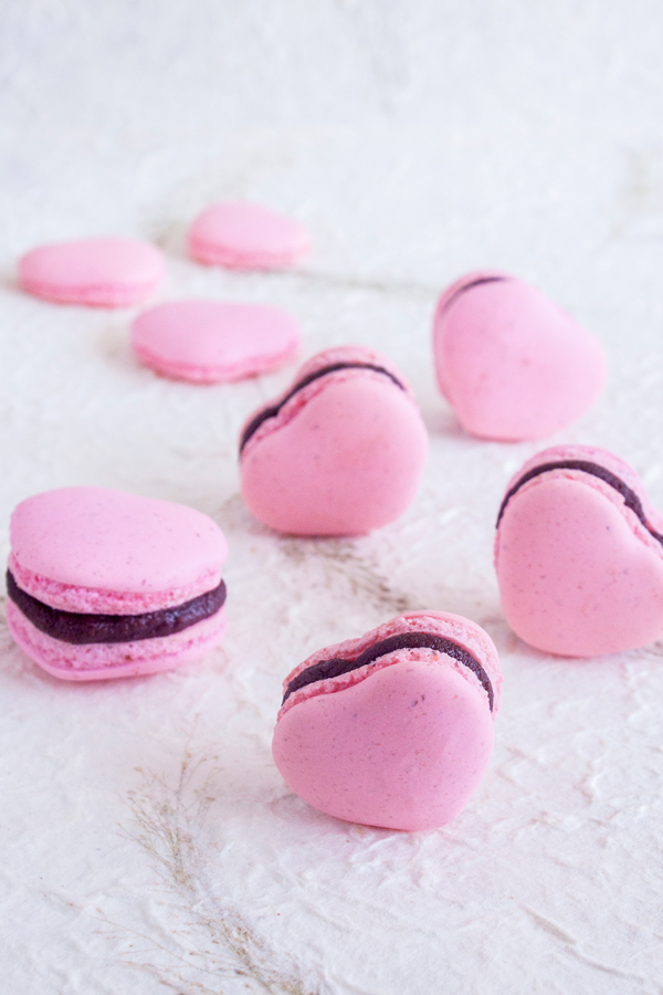 Este San Valentín, dile a las personas más importantes en tu vida cuánto las amas con estos preciosos Macarons de Corazón rellenos de Nutella casera