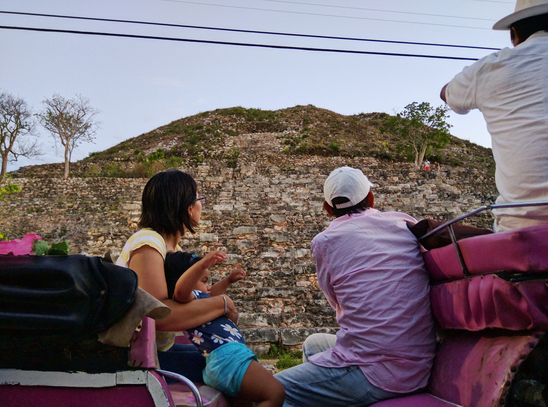Vista de la Pirámide de Itzamatul